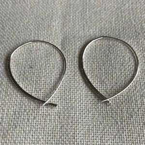 Stella & Dot wire hoop earrings